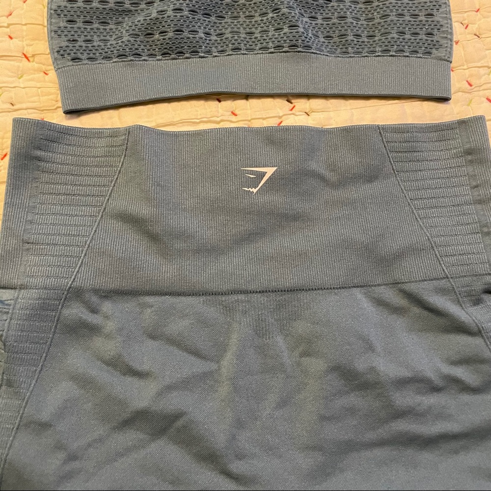 Gymshark 🦈 crop top and shorts seamless set - Picture 2 of 6
